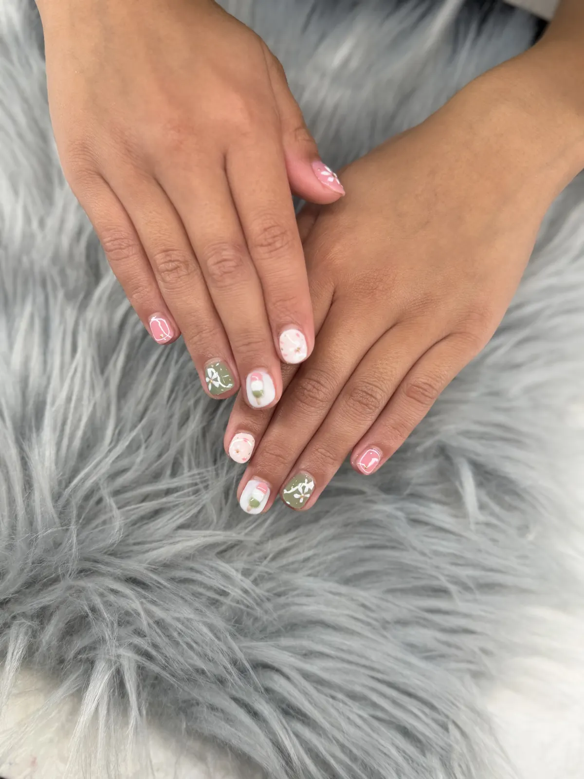 Pastel floral nail art by BeU